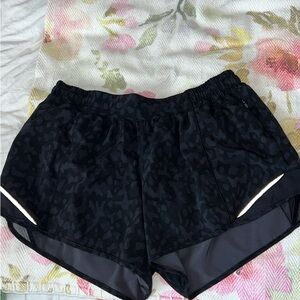 Lululemon hotty hot black leopard shorts